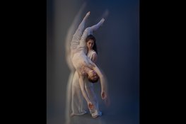 Vertical Blue - Body of Art/Annemijn Rijk